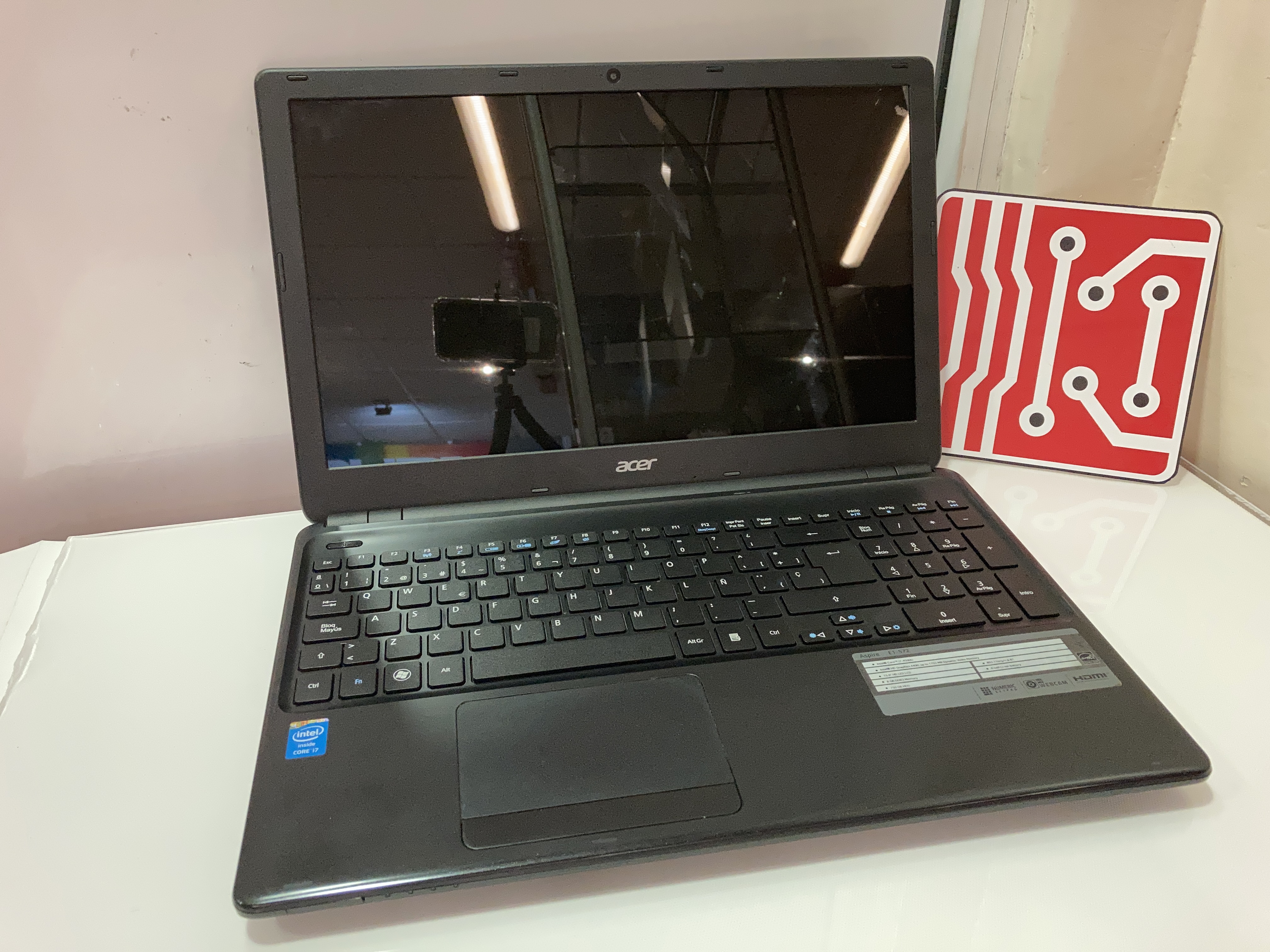 Acer E1-572 - Grau C
